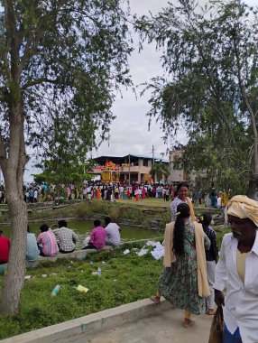 Channapatna, Karnataka, Hindistan-13 Ekim 2024: Köyde güzel dekore edilmiş Savaş Arabası veya Rathothsava kutlamalarının yakın çekimi.