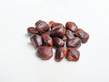 Tamarind Meyve Tohumları Yığını ve deseni beyaz arkaplanda izole edilmiş..