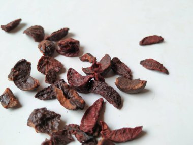 Adike ya da Areca 'ya yakın plan beyaz arkaplanda izole edilmiş desen ve dokuyu dilimler.