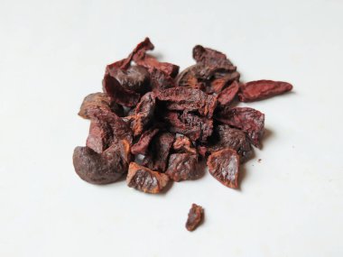 Adike ya da Areca 'ya yakın plan beyaz arkaplanda izole edilmiş desen ve dokuyu dilimler.