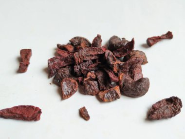 Adike ya da Areca 'ya yakın plan beyaz arkaplanda izole edilmiş desen ve dokuyu dilimler.