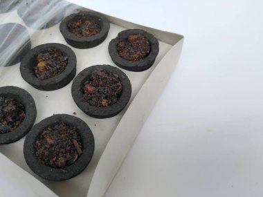 Beyaz Arkaplanda Doğal Sambrani Kupa Tepsisinin Kapanışı