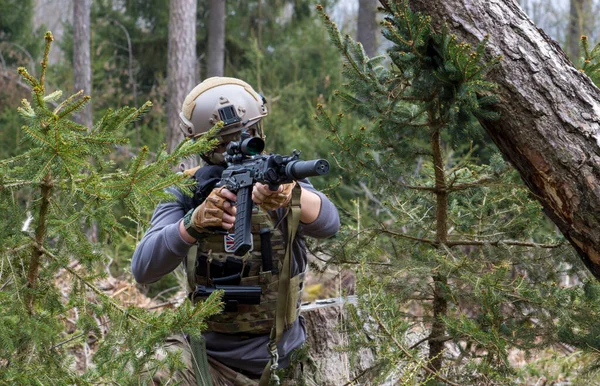 Soldado Con Una Ametralladora Está Listo Para Disparar Objetivo Soldado — Foto de Stock