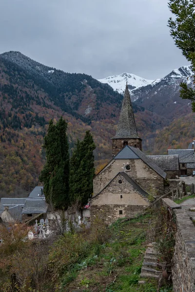 İsviçre Alp Dağları fotoğrafçılığındaki Aziz Peter Kilisesi