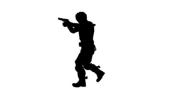 銃を持った白い背景の兵士の黒いシルエット アルフチャンネルの反転を使うことができます — ストック動画