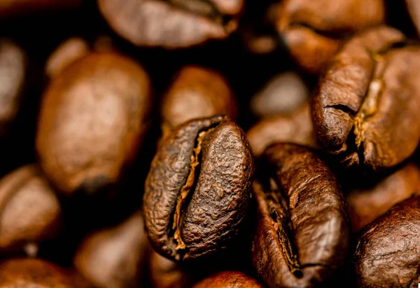 Espresso Roasted Coffee Beans Isolated Black Background Close Dark Style — Stock Photo, Image
