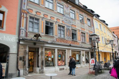 Ortaçağ Büyüsü: Eski Şehir Merkezi 'nde STADternal Eczacı