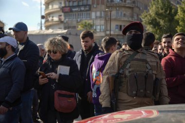 Suriyeliler Başer el Esad rejiminin çöküşünü kutladılar. Suriye Devrimi. Suriye 13 Aralık 2024