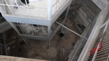 Sednaya hapishanesinde binlerce Suriyeli işkence altında öldürüldü. Hapishanelerde işkence. Suriye 12 Aralık 2024