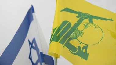 Lübnan bayrağında Orta Doğu ihtilafı, İsrail ve Hizbullah.