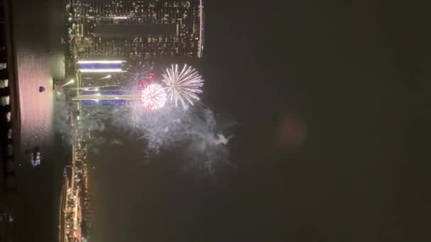 Footage View Fireworks Dubai Vertical Video Iphone Shot Night Time — Vídeo de stock