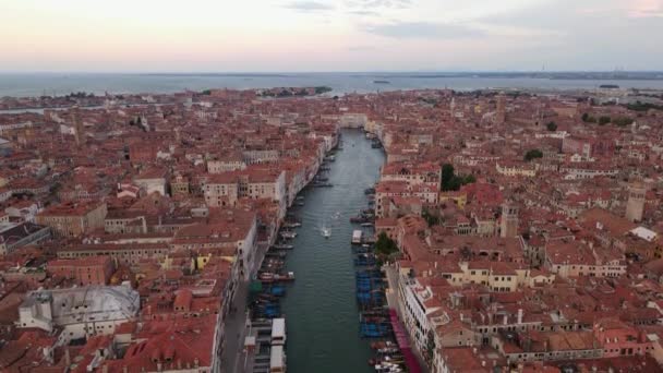 Venice Establishing Aerial View Famous Tourist Attraction Marks Square Landscape — Vídeo de stock