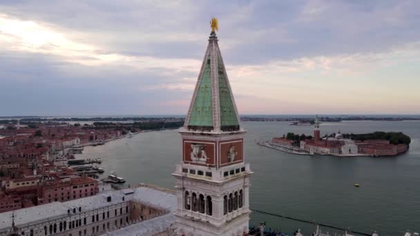 Marks Clock Aerial Beautiful View Venetian Lagoon Bay Italy Drone — Stockvideo