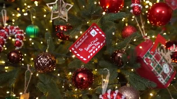 Noel Ağacı Üzerine Bir Tatil Notu Mutlu Yıllar Yüksek Kaliteli — Stok video