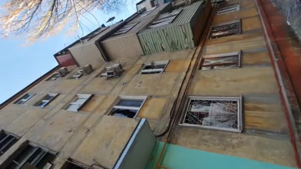 Mariupol Oekraïne 2022 Huizen Granaatscherven Van Russische Granaten Hoge Kwaliteit — Stockvideo