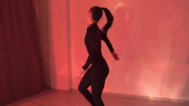 Sexy Girl Dancing Studio Red Light Slow Motion Footage High — Video Stock
