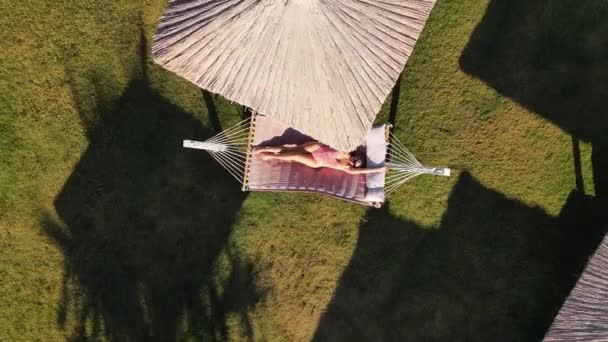 Woman Swings Swing Hotel High Quality Fullhd Footage — 비디오