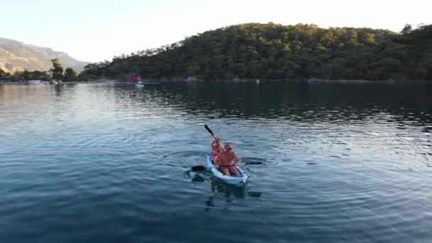 Family Kayaking Middle Blue Lagoon Oludeniz High Quality Footage — Vídeo de Stock