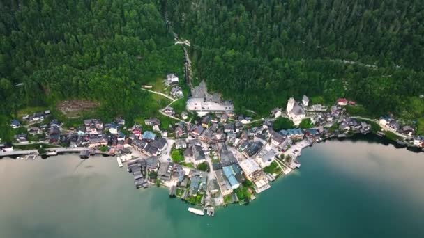 Draufsicht Auf Hallstatt Dorf Alpen Hintergrund Österreich Stock Drohnenvideo Hochwertiges — Stockvideo