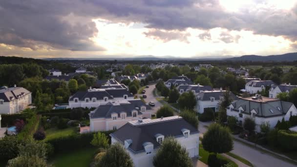 Panoramatický Výhled Americkou Příměstskou Čtvrť Západ Slunce Podzim Letní Sezóna — Stock video