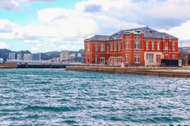 Kitakyushu, Fukuoka, Japonya 'daki Mojiko Retro bölgesinin şehir manzarası