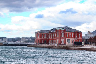 Kitakyushu, Fukuoka, Japonya 'daki Mojiko Retro bölgesinin şehir manzarası