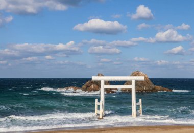 Futamigaura Torii (Itoshima Şehri, Fukuoka Bölgesi)