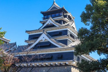 Kumamoto Kalesi Japonya 'nın Kyushu şehrindeki en etkileyici kalelerden biridir..