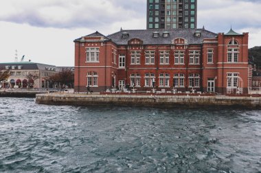 Kitakyushu, Fukuoka, Japonya 'daki Mojiko Retro bölgesinin şehir manzarası