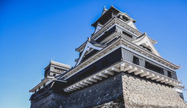 Kumamoto Kalesi Japonya 'nın Kyushu şehrindeki en etkileyici kalelerden biridir..