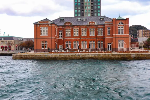 Kitakyushu, Fukuoka, Japonya 'daki Mojiko Retro bölgesinin şehir manzarası