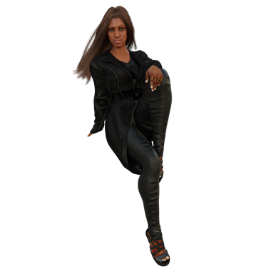 Üç boyutlu, şeffaf arka planda uzun koyu renk ceketli ve deri pantolonlu bir kadın karakter.