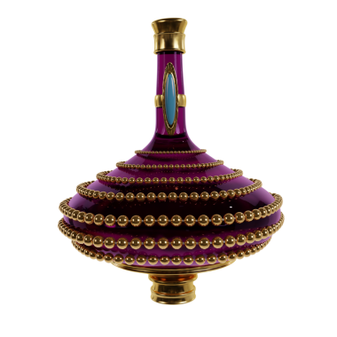 Şeffaf arkaplanda izole edilmiş altın detaylarla hazırlanmış 3 boyutlu iksir şişesi.