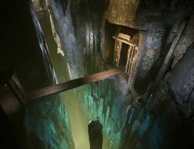 Bir yeraltı mağarası tapınağı ile üç boyutlu arkaplan görüntüsü oluşturuldu 