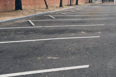 Park alanı boş sokak.