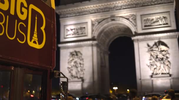 2022年10月26日 法国巴黎 凯旋门和巴黎观光巴士 — 图库视频影像