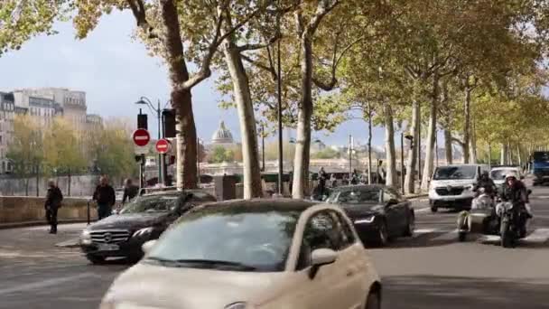 Paris Frankreich Oktober 2022 Fahrzeug Fährt Auf Einer Straße Paris — Stockvideo