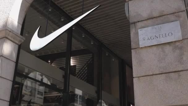 Nike Factory Store Milan Shopping Street — Stock Video