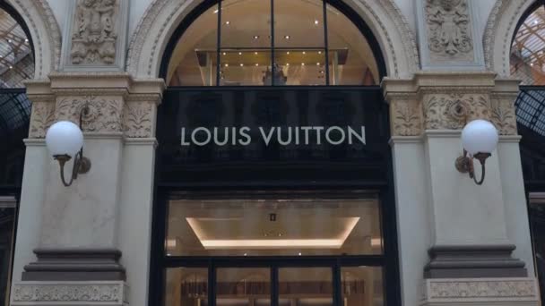 Louis Vuitton Sklep Mediolan Włochy — Wideo stockowe