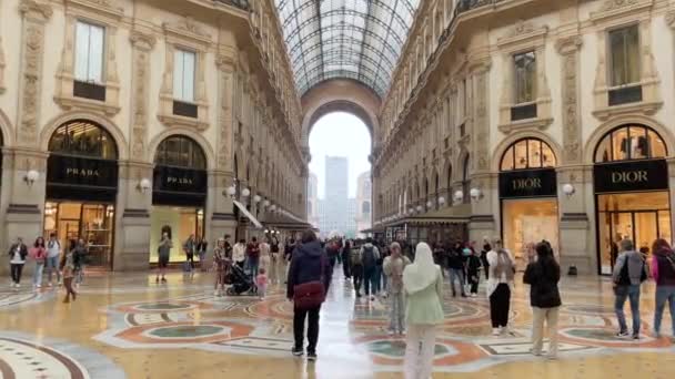 Galerie Vittorio Emanuele Náměstí Piazza Duomo — Stock video