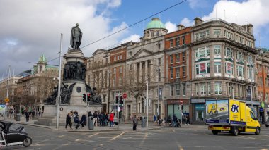 Ey Dublin 'deki Connell Köprüsü.