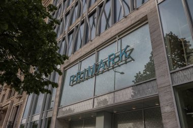 Primark, dış dükkanın logosu..