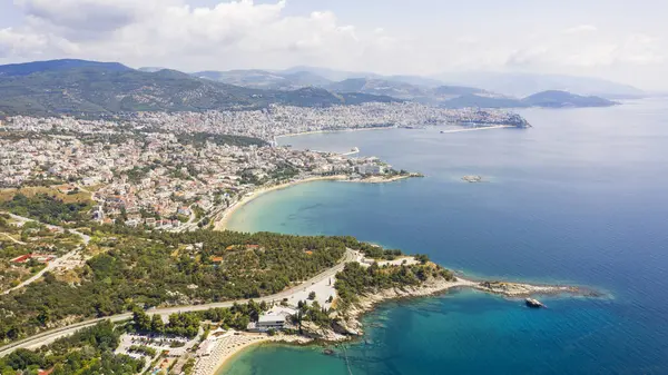 Yunanistan 'ın Kavala kentinde deniz manzarası.