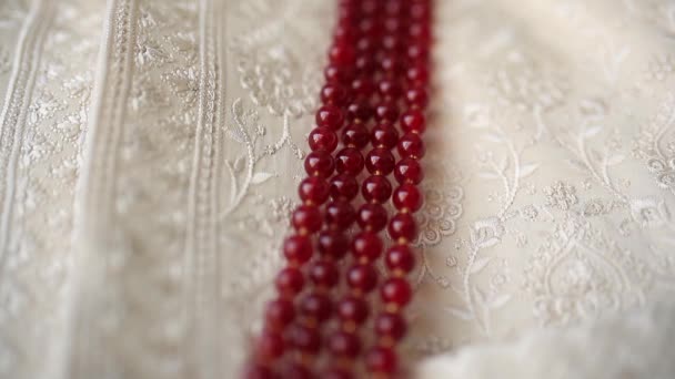 Indian Groom Wedding Sherwani Groom Necklace Close Soft Focus — Αρχείο Βίντεο