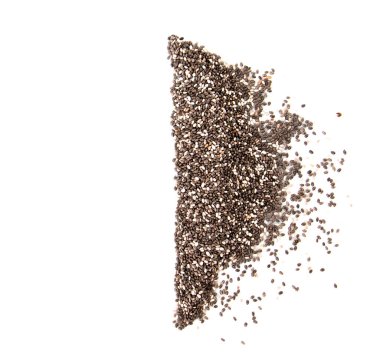 Beyaz arkaplanda Chia tohumları.