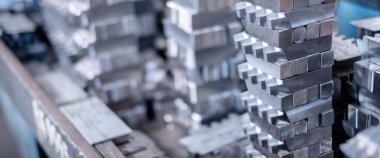 Bir endüstri şirketinde değirmen işi. Metalurjik bir fabrikada demir madenciliği. Tamamlanmış metal parçaları teknik denetimden geçer.
