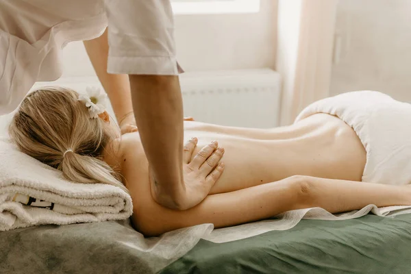 Professional Doctor Physiotherapist Makes Back Massage Young Woman Therapeutic Massage — Stock Fotó