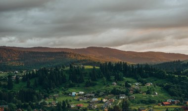 Doğu Avrupa 'nın dağ manzaraları. Batı Ukrayna 'nın manzaraları, Ukrayna' nın Karpatya manzaraları.