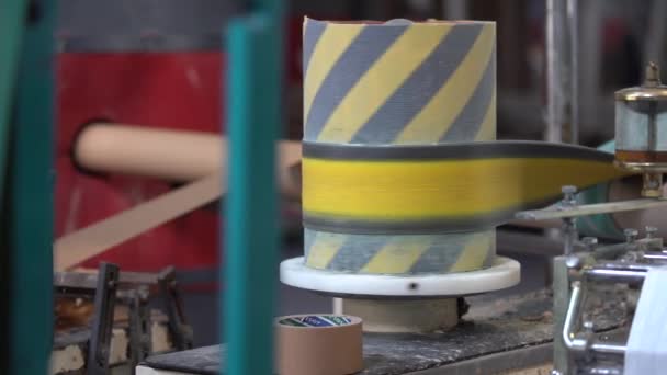 Виготовлення Картонних Боббінів Паперовий Верстат Виробляє Технічний Картон Старому Бумбумі — стокове відео