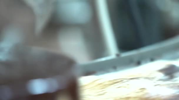 Випічка Шеф Кухаря Який Робить Свіжі Смачні Шоколадні Торти Комерційній — стокове відео
